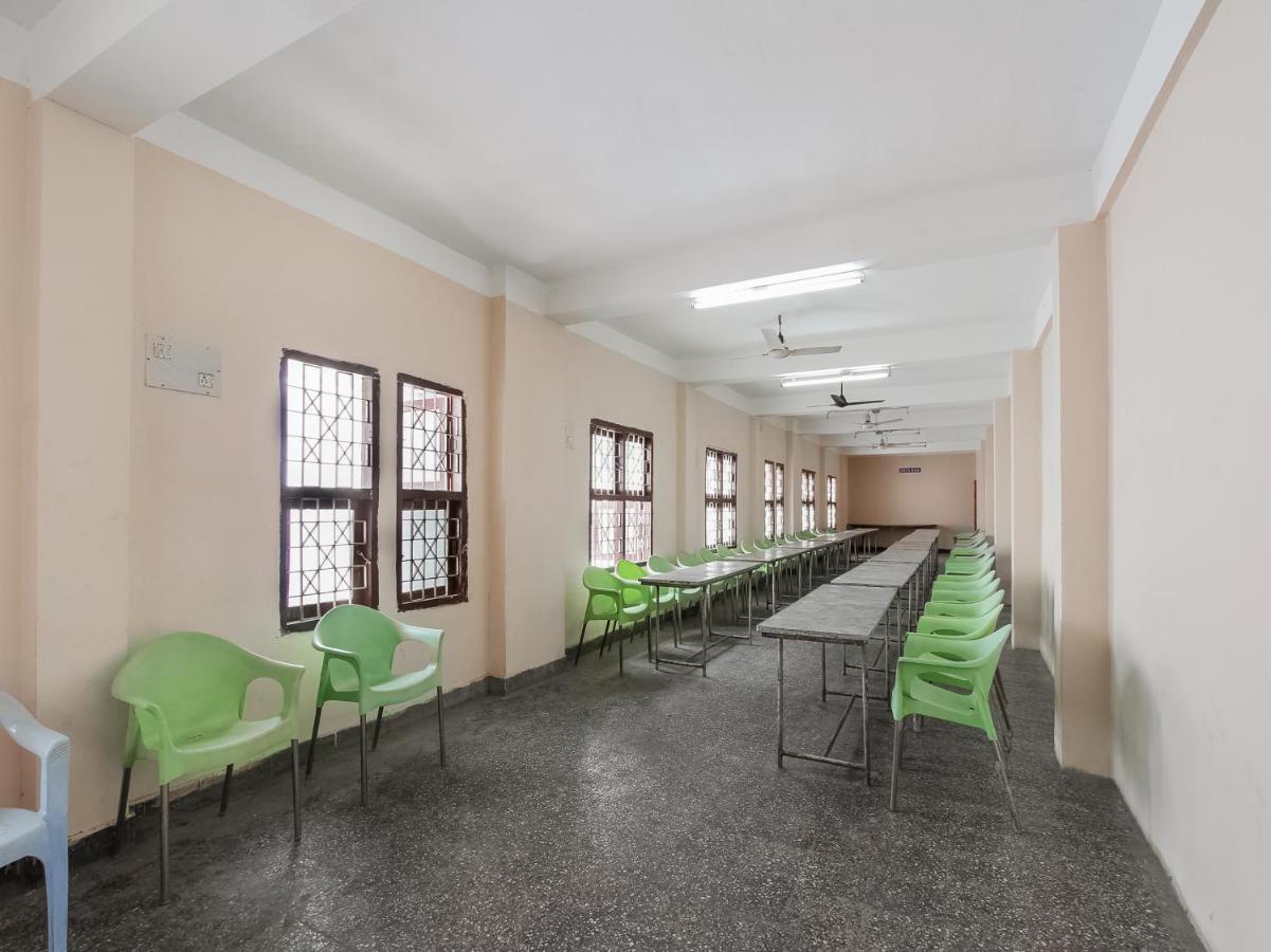 Spot On 43451 Hotel Sakunthala International Тирунелвели Екстериор снимка